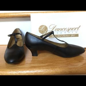 Capezio Dancesport Classic T-Strap Black